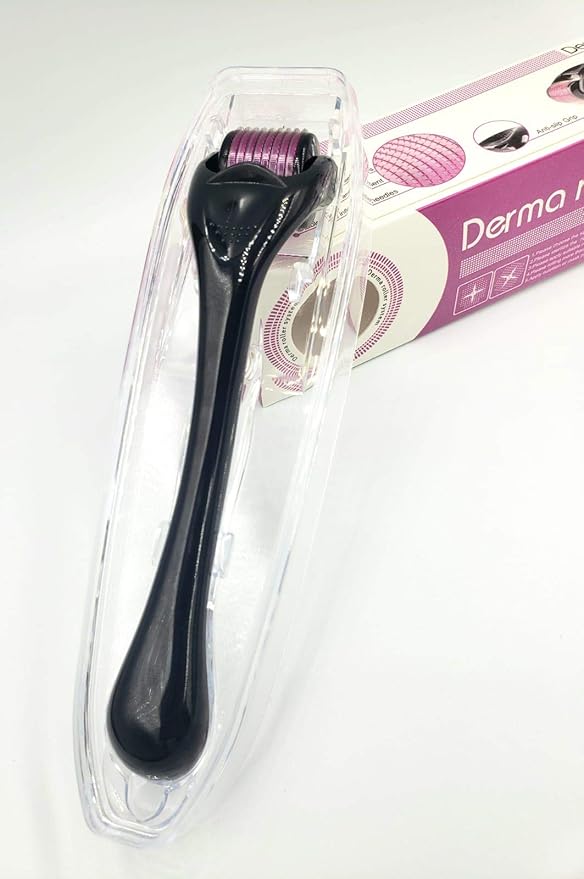 <strong><span style="color: #FF70B5;">CRNI PETAK</span> - DERMA Roller 1+1 GRATIS</strong>